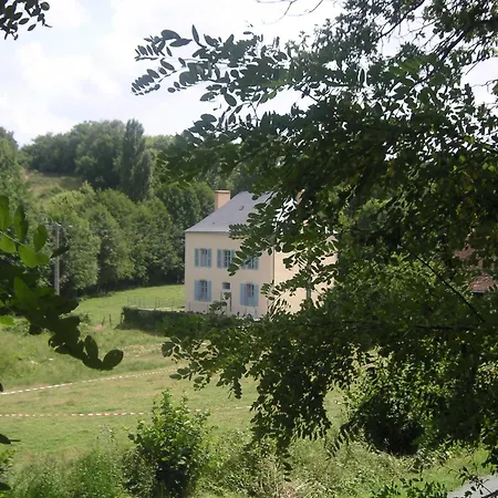 Le Presbytere * Saint-Pierre-Sur-Erve