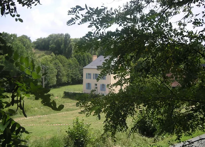 Le Presbytere * Saint-Pierre-Sur-Erve